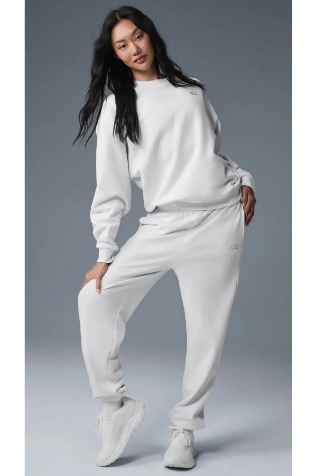 Basic Beyaz Renk Bisiklet Yaka Uzun Kollu Sweatshirt