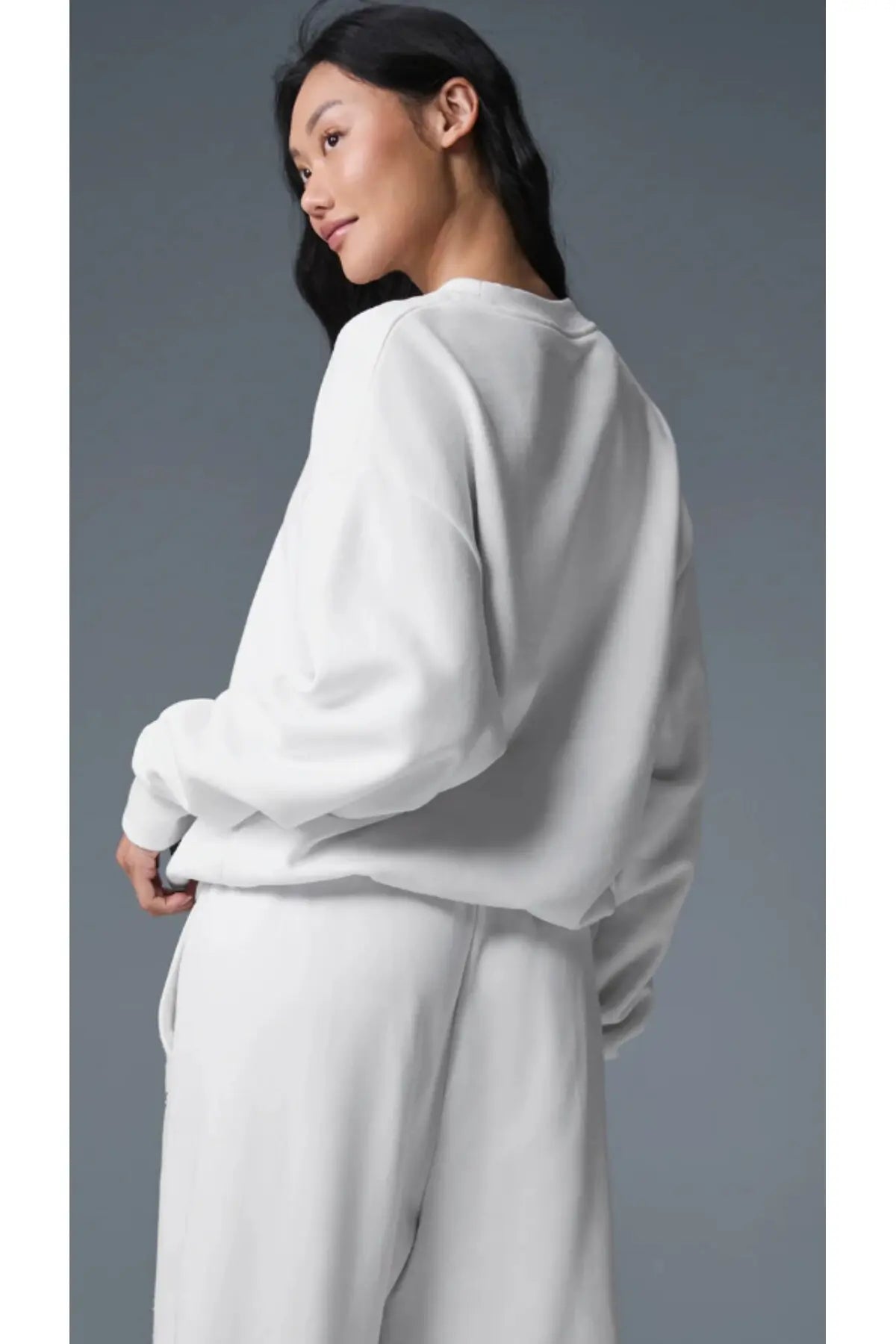 Basic Beyaz Renk Bisiklet Yaka Uzun Kollu Sweatshirt
